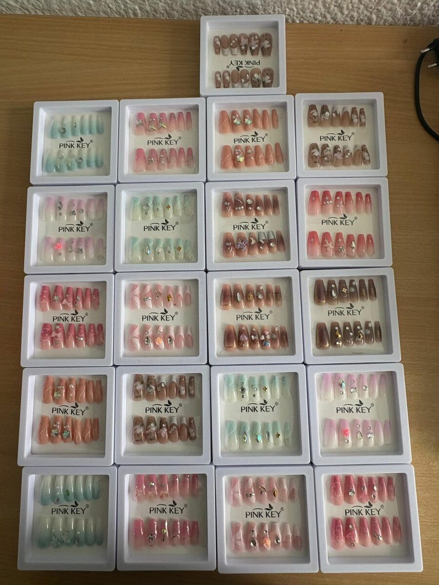 Ongles Faux - Designs Éblouissants