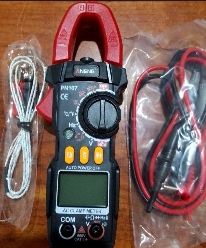 Pince Ampèremétrique Numérique