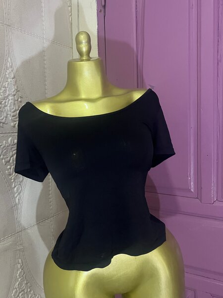 T-shirt noire décontractée