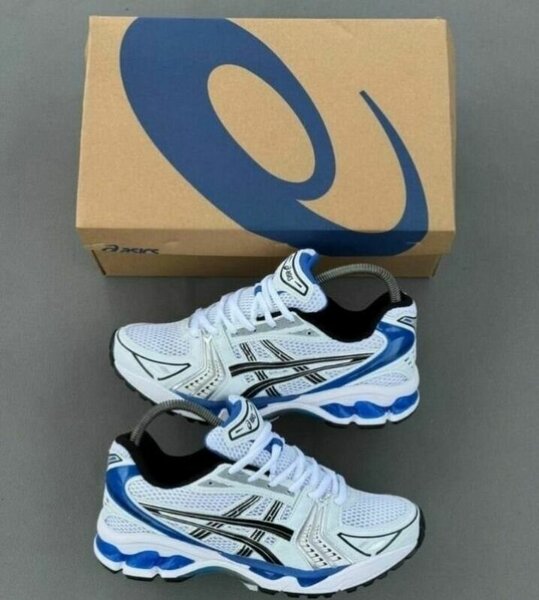 Chaussures de sport Asics blanches bleues