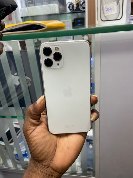 11 Pro 64Go sans ID en bon état
