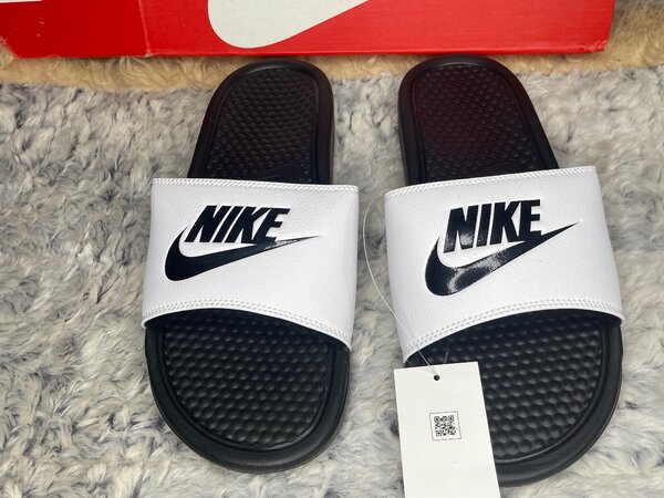 Nike slides