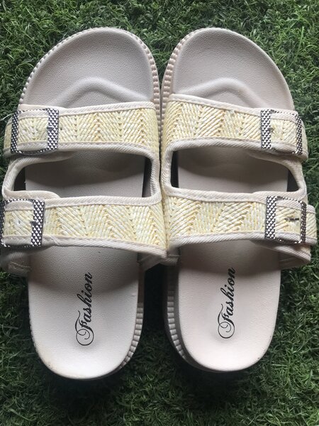 Sandales de plage confortables