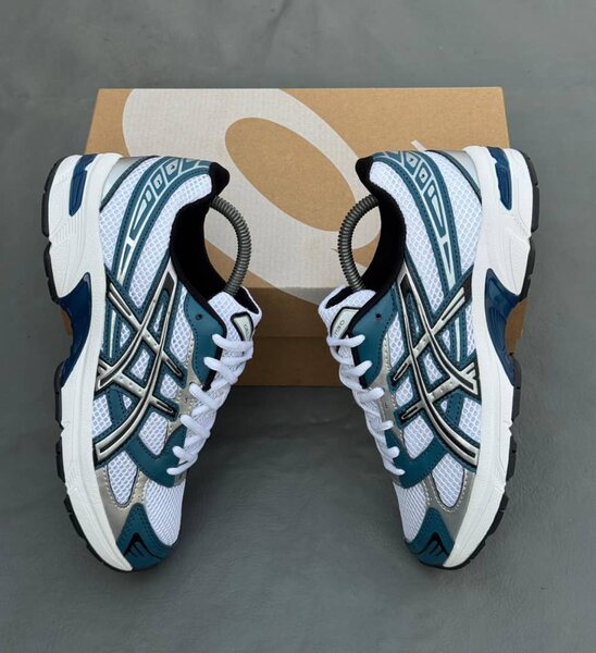 Chaussures Asics pour hommes et femmes