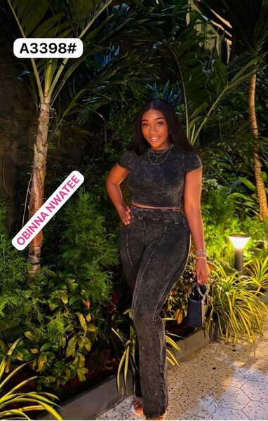 Ensemble crop top et pantalon