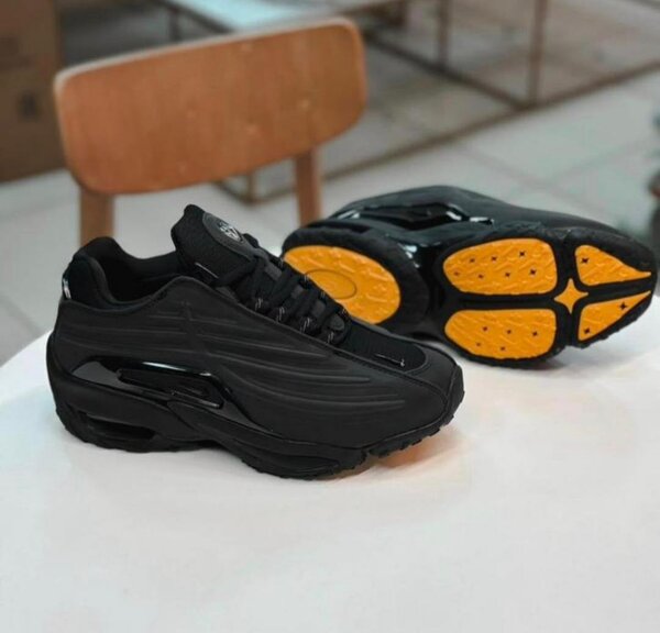 Baskets noires sport homme