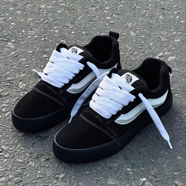 Chaussures Vans noir et blanc