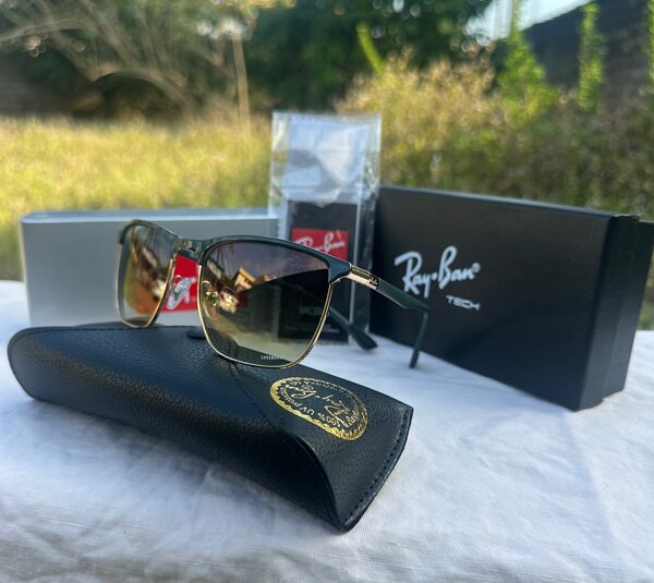Lunettes de soleil Ray-Ban Tech élégantes