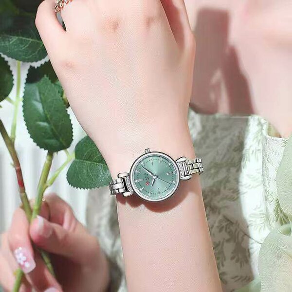 Montre élégante pour femme