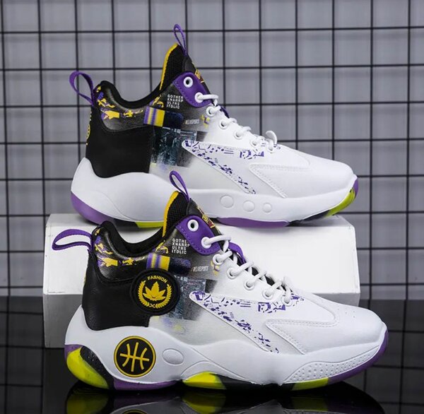 Men running sneakers