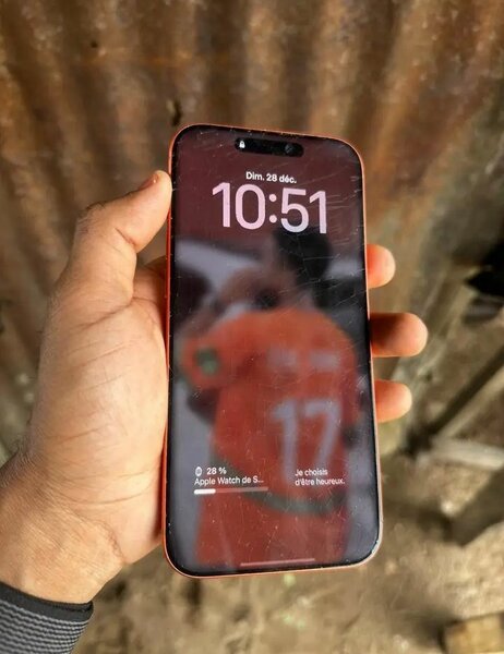 iPhone couleur orange vif