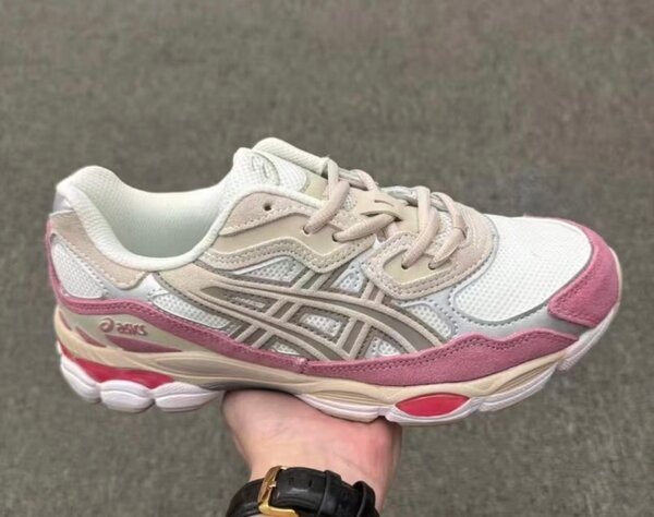 Chaussures Asics pour femmes