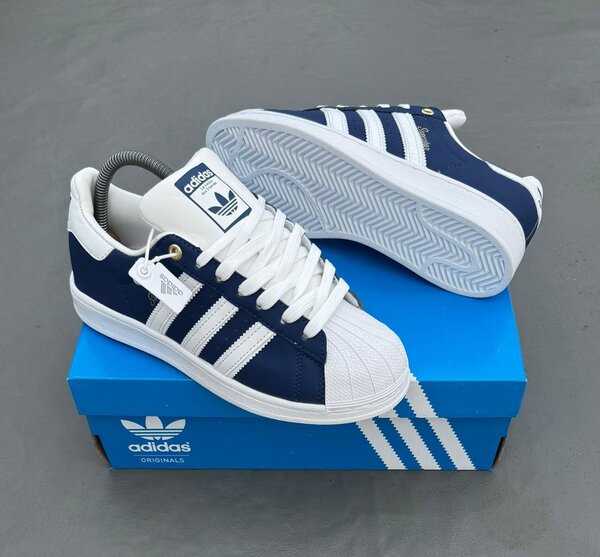 Adidas Superstar Sneakers