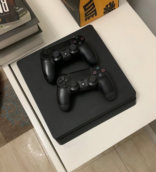 Playstation 4 Slim