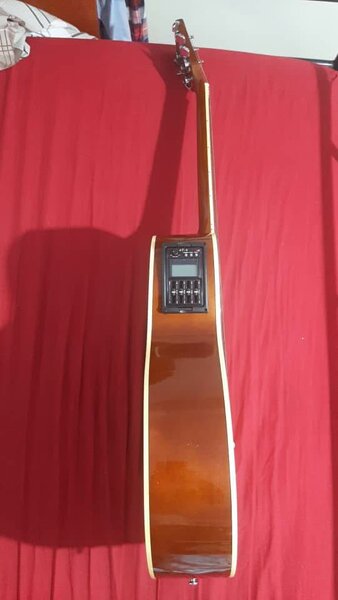 Guitare acoustique électro