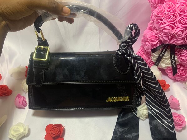 Sac à main élégant noir