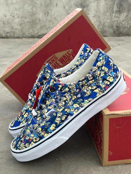 Baskets colorées pour skateboard