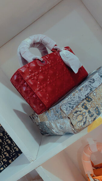 Sac à main rouge élégant