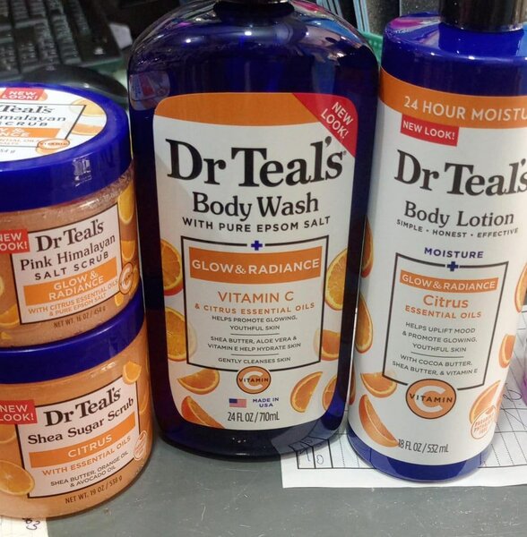 DR TEALS VIT. C LOTION, WASH AND SCRUB.