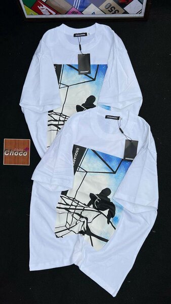 T-shirts assortis imprimés