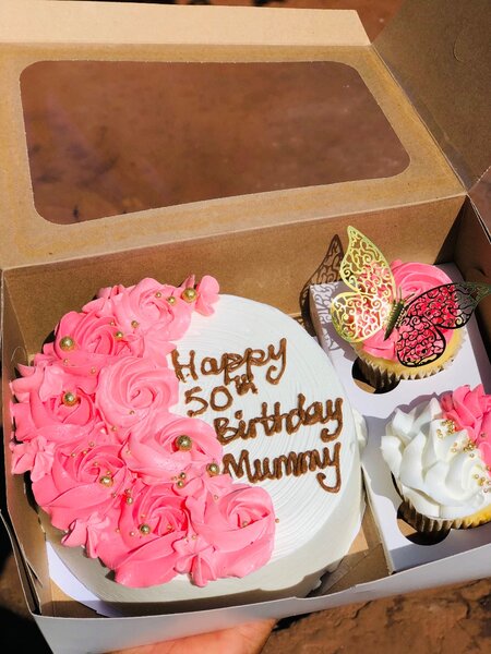 Cupcakes and bento cakes