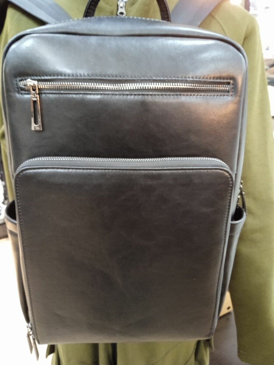 Кожаные сумки 8000с кожаные рюкзаки 10000с