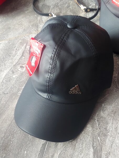 Casquette en cuir Adidas