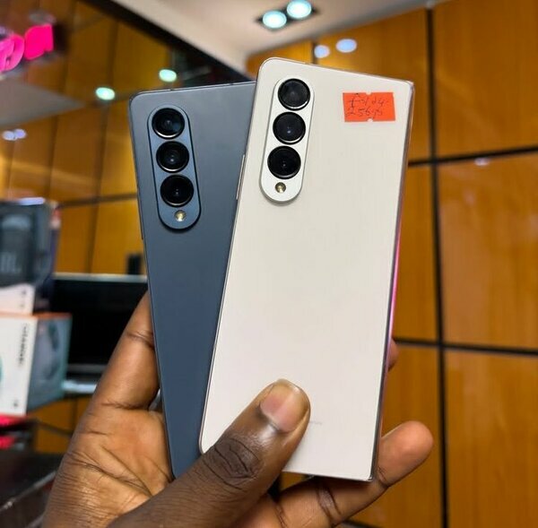 Lot Samsung Galaxy Z Fold neufs