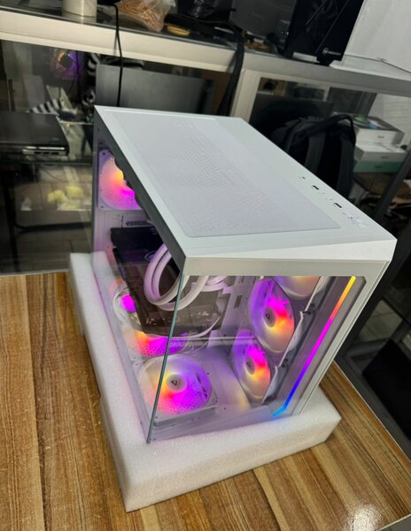 PC Gamer RGB avec Boîtier en Verre