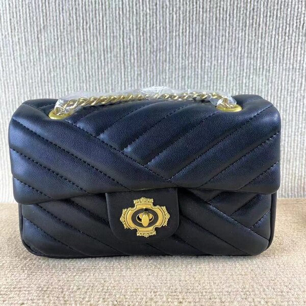 Черная Сумка из натуральной кожи.