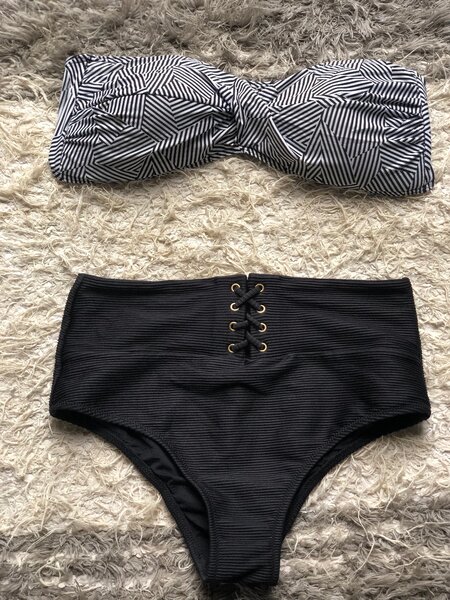 Bikini bandeau noir et blanc