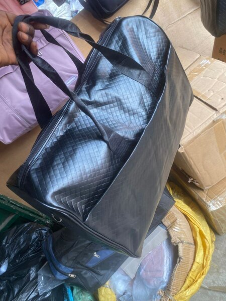 Sac de voyage en nylon noir