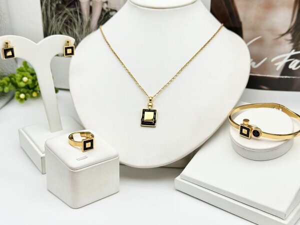 Parure élégante or plaque