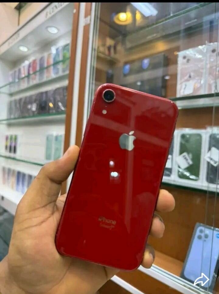 iPhone XR rouge puissant