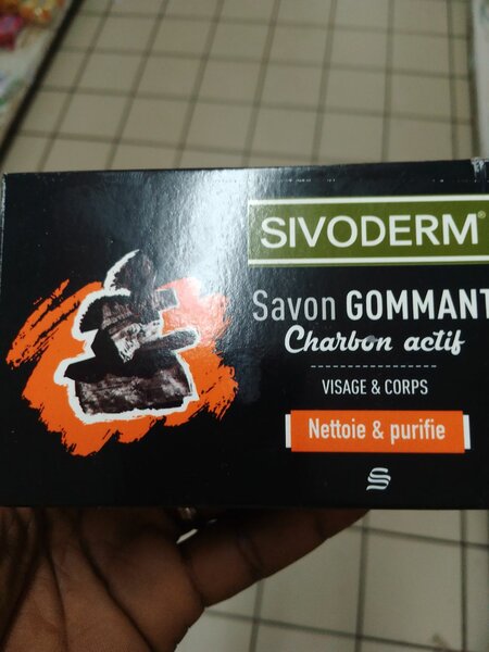 SavonGommantCharbon Actif 230g