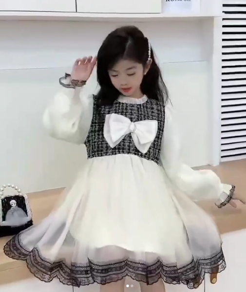 Красивое белое платье для девочек. 