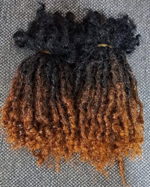 Extensions capillaires bouclés