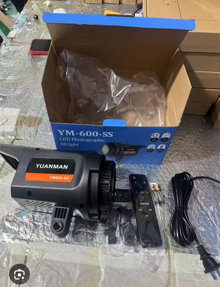 Lumière LED Photographique YM-600-SS