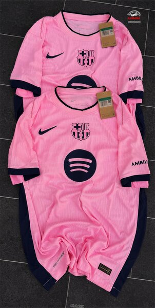 Maillot de football rose