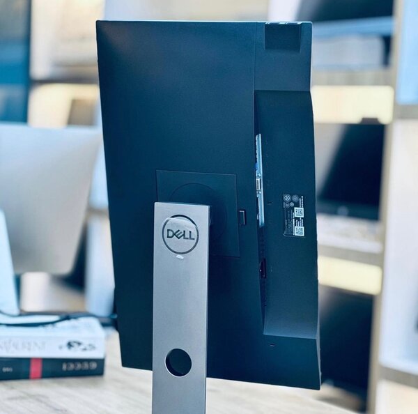 Dell 22 inches Edgeless IPS Monitor