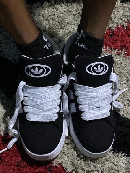 Baskets noires tendance