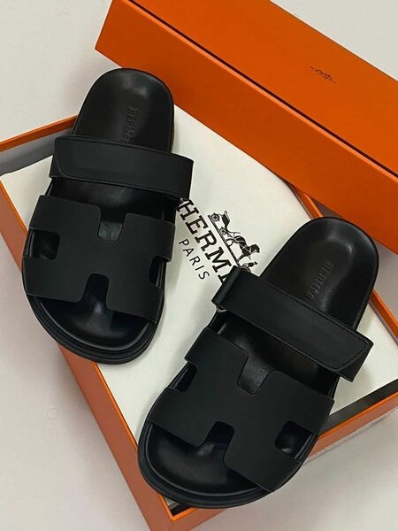 Sandales en caoutchouc noir Hermes
