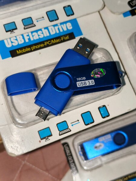 Clé USB 3.0 16Gb (microUSB)