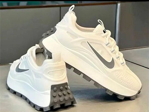 Chaussures Nike blanches pour hommes