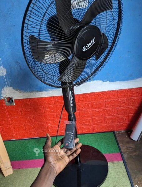 Ventilateur sur pied réglable