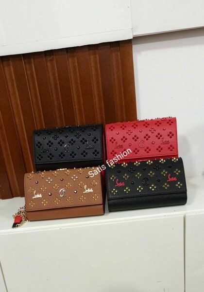 Chic Pochette Louboutin