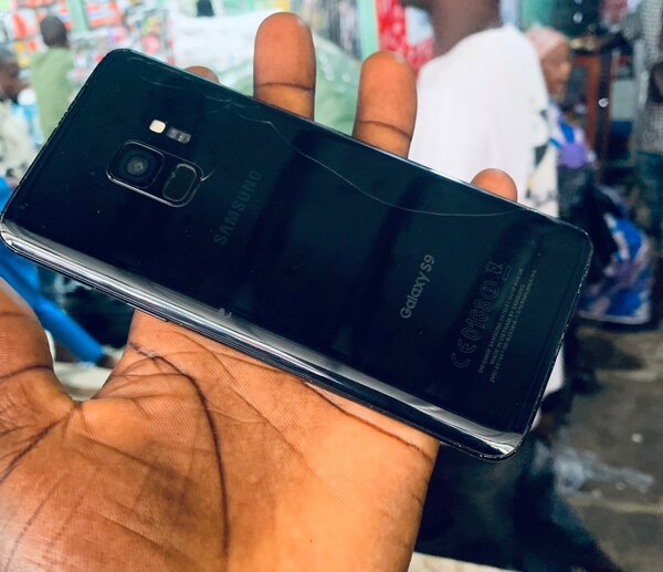 SAMSUNG GALAYX S9 64gb 4gb ram