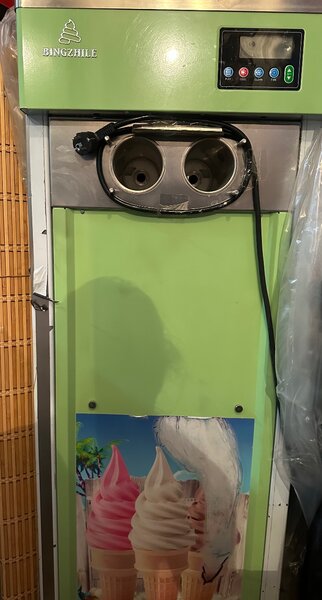 Фризер, аппарат мороженого