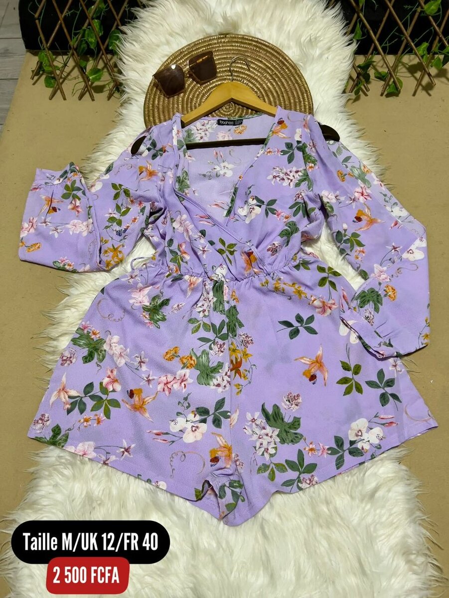 Combinaison fleurie élégante