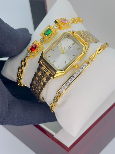 Montre Casio dorée élégante